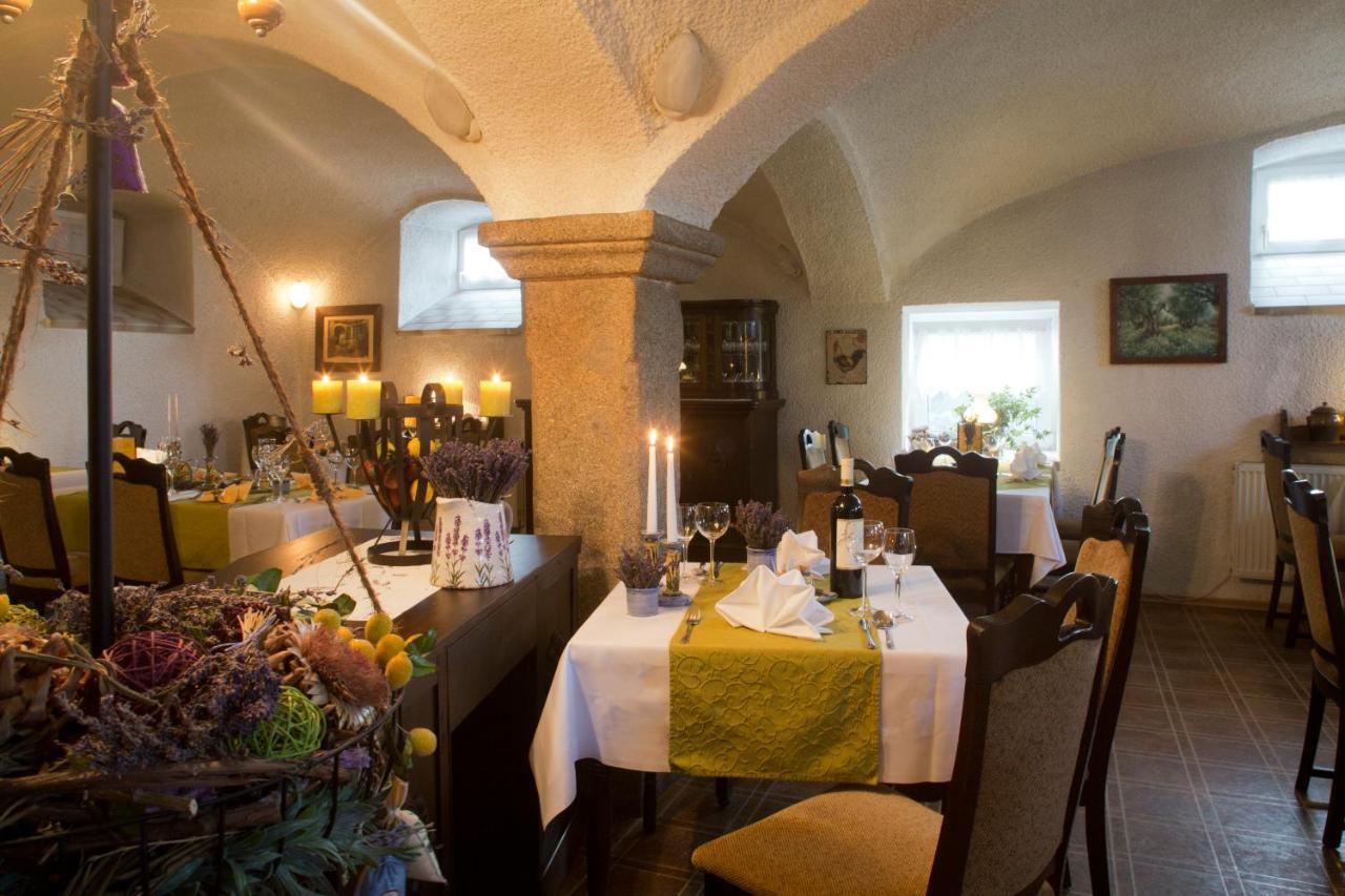 Logis L Auberge Gutshof Бішофсверда Екстер'єр фото